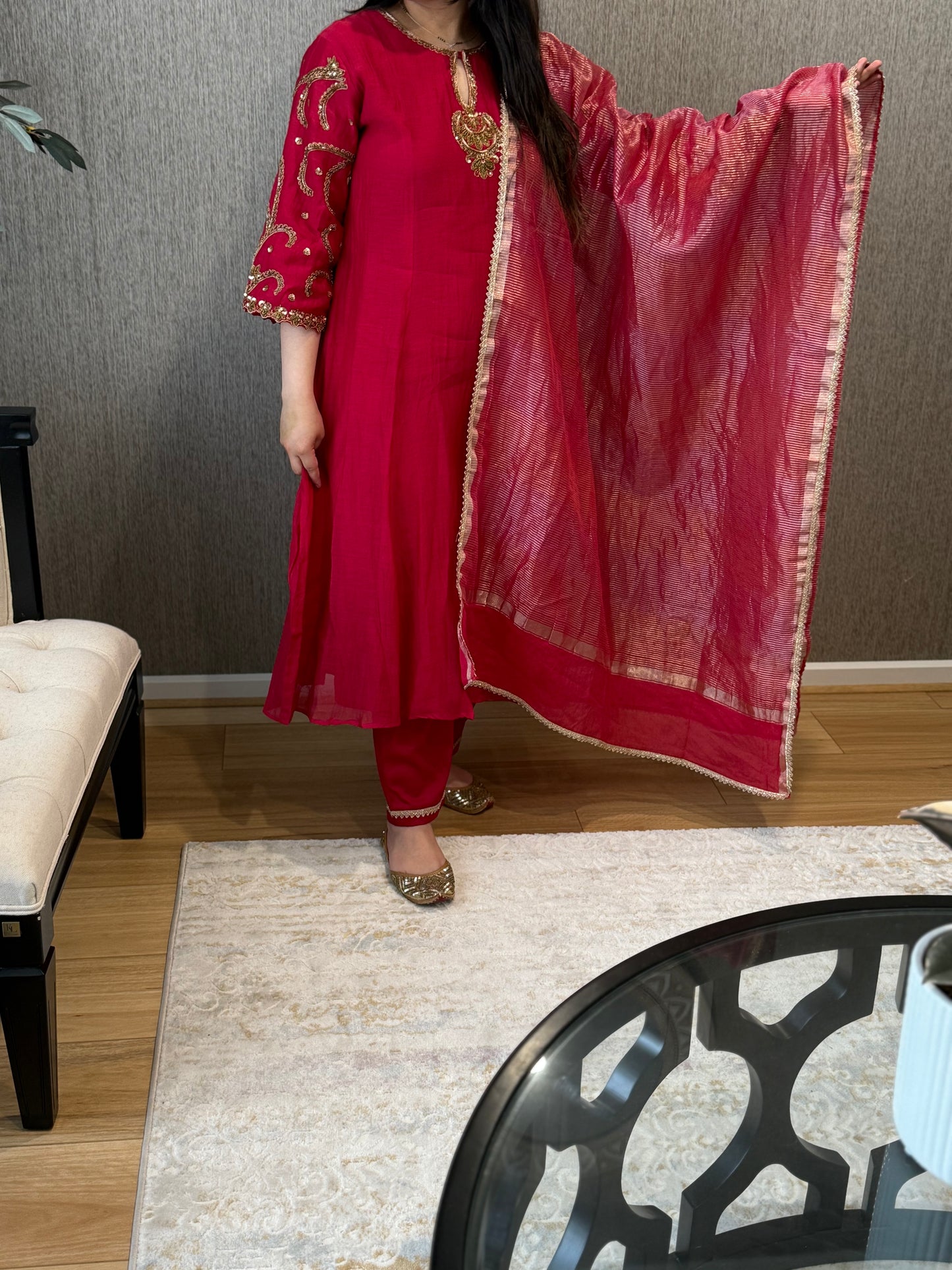 Mansi (Red)