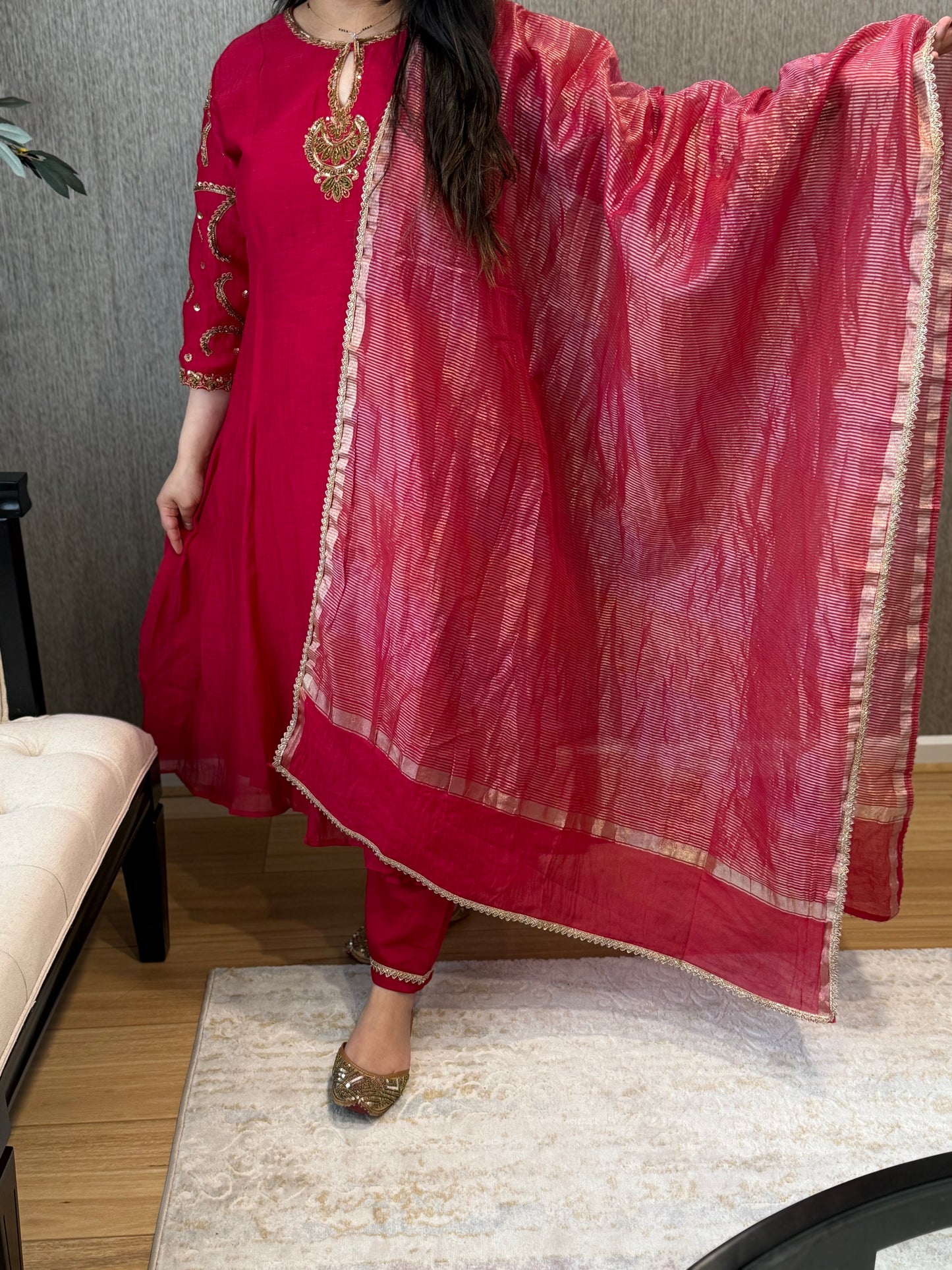 Mansi (Red)