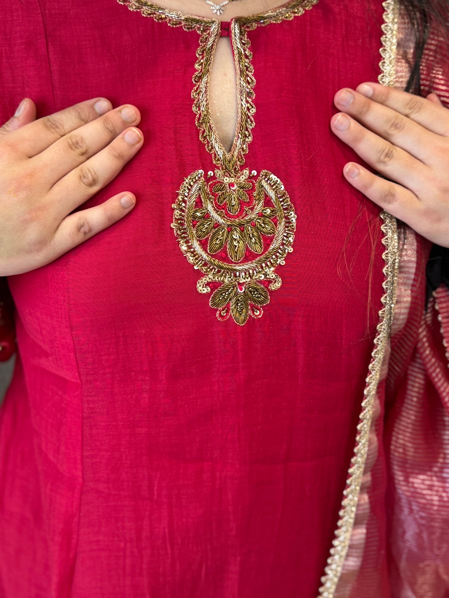 Mansi (Red)
